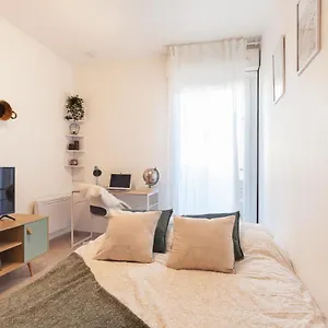 https://charmant-studiocosy-face-a-la-gare.fr-provencehotel.com